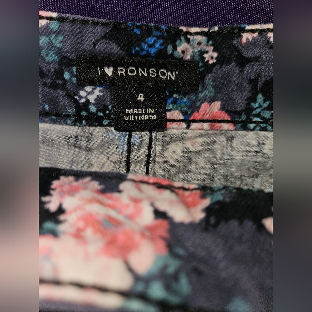I Heart Ronson Shorts - Picture 2 of 5